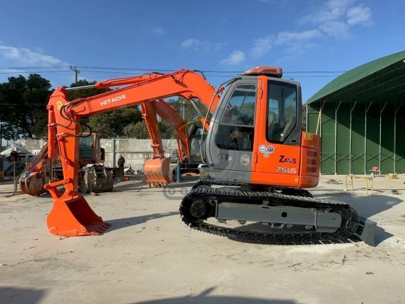 7 Ton Used Hitachi ZX75US-A Excavator Original Japan Mini Model
