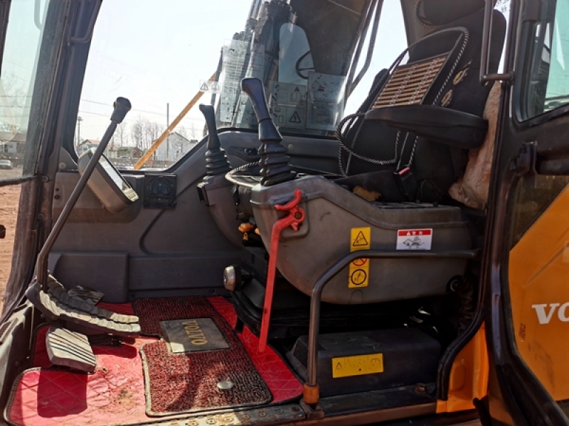 Used EC140DL Volvo Certified Pre Owned Excavator 15870KG For Mining