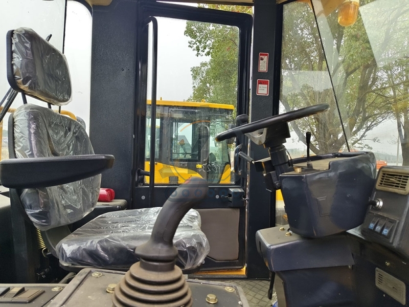 HIGH QUALITY and CHEAP PRICE  Used LiuGong 856 Wheel Loader for sale