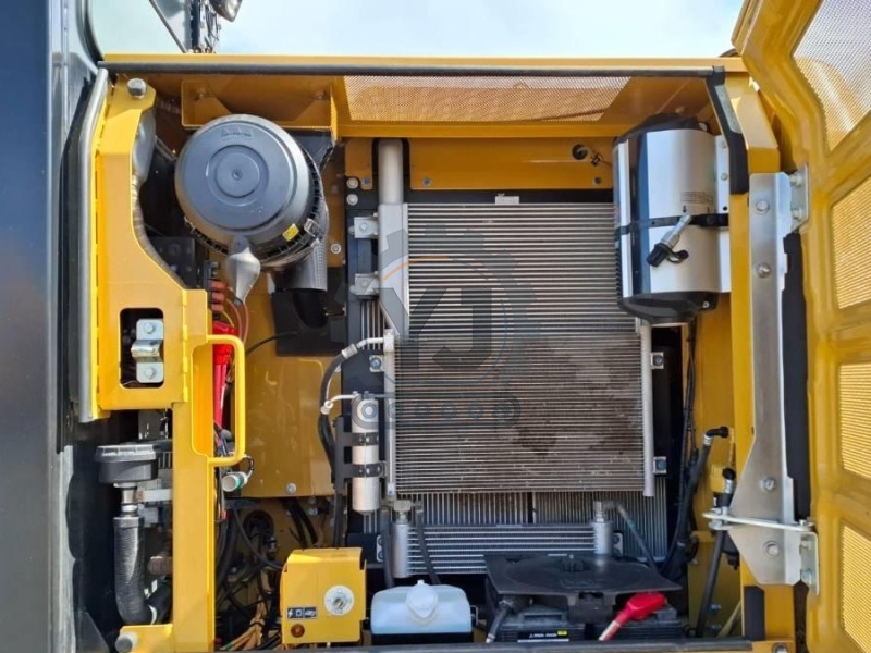 High Quality Low in Price CAT 318D 318E 318FL Mini Working Used Original JAPAN Excavator